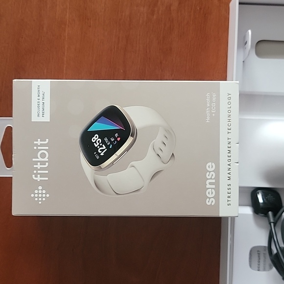 Fit Bit Sense - Picture 2 of 5